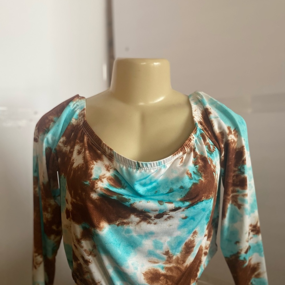 Off the shoulder Turquoise crop top